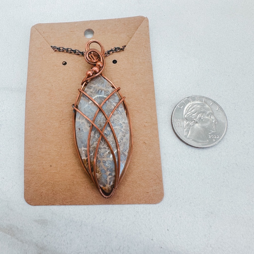 Fossil coral wire wrapped necklace - Picture 3 of 3
